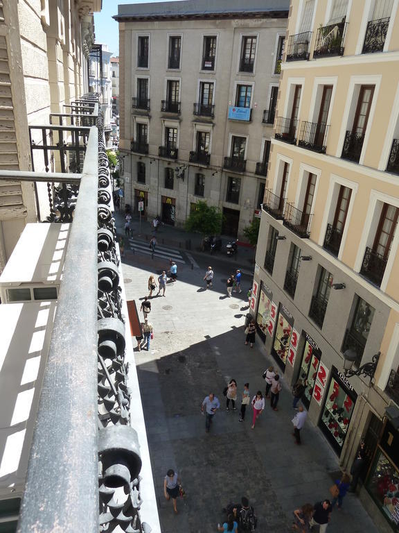 Hostal Mayor Madrid Bagian luar foto