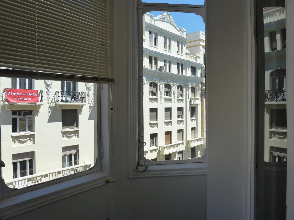 Hostal Mayor Madrid Bagian luar foto