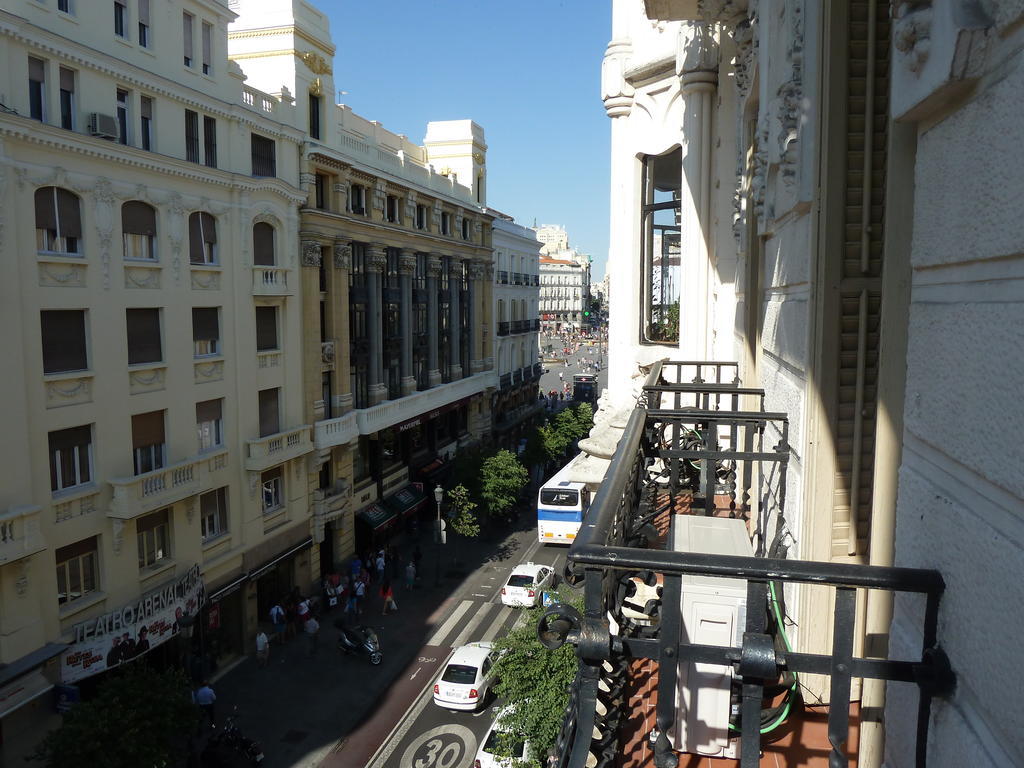 Hostal Mayor Madrid Bagian luar foto