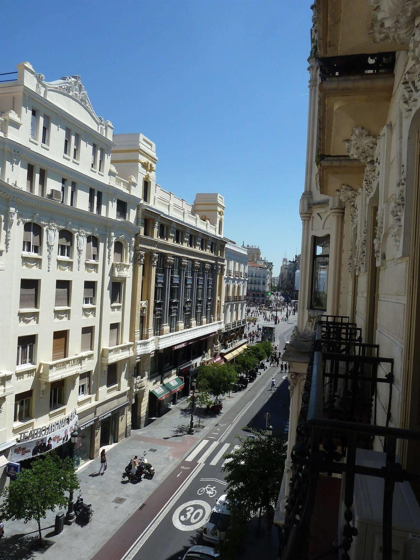 Hostal Mayor Madrid Bagian luar foto