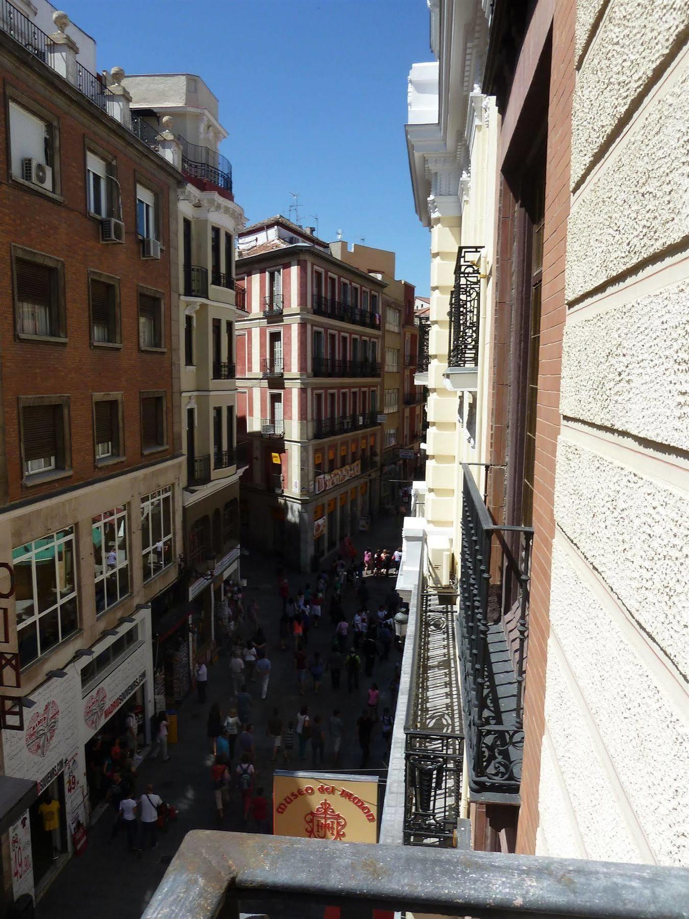 Hostal Mayor Madrid Bagian luar foto