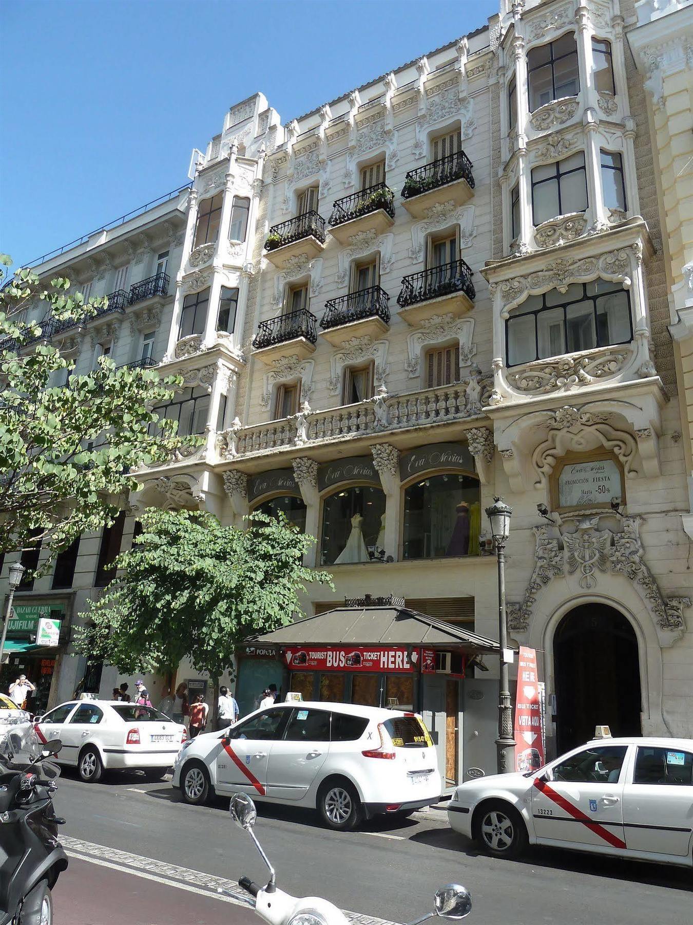 Hostal Mayor Madrid Bagian luar foto