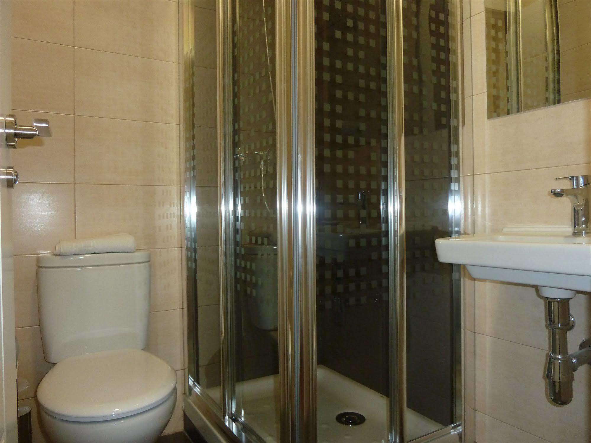 Hostal Mayor Madrid Bagian luar foto