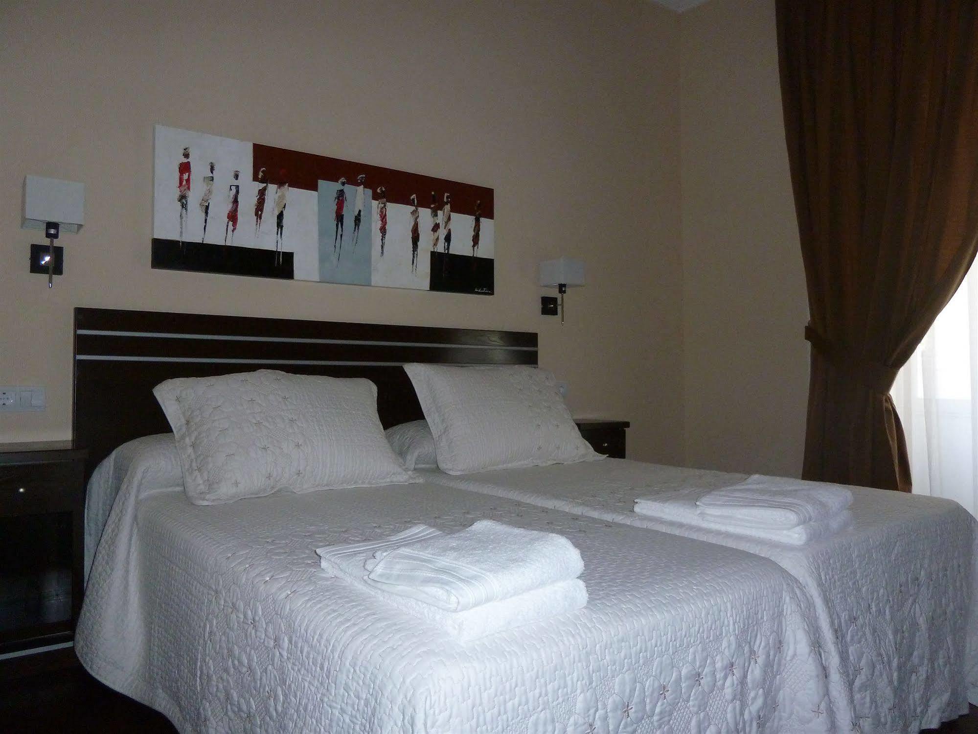 Hostal Mayor Madrid Bagian luar foto